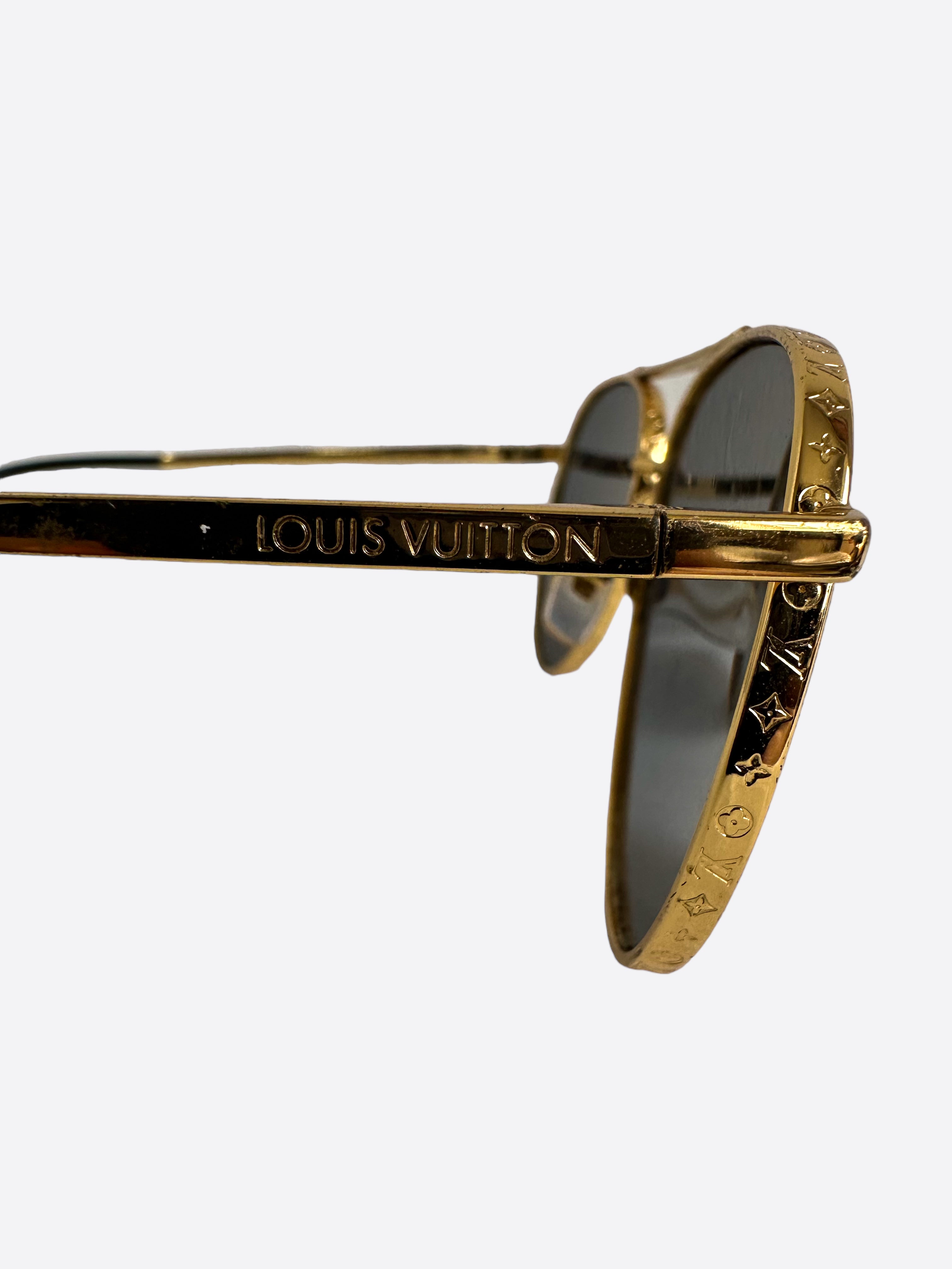 Aviator sunglasses Louis Vuitton Gold in Plastic - 33450336